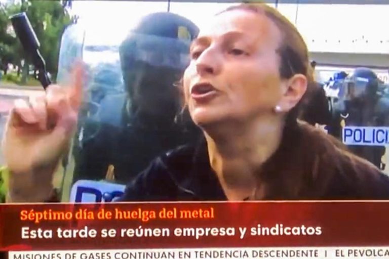 En apoyo a Raquel Rodríguez, la trabajadora represaliada en Cádiz